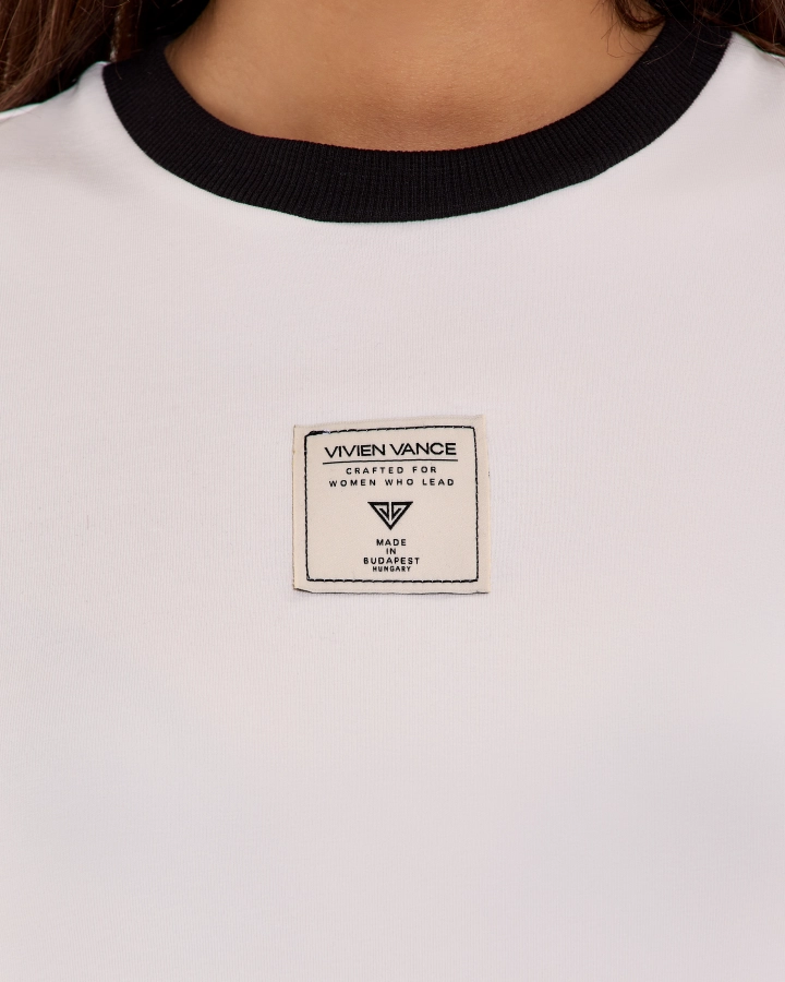 Tricou Scurt Cu Accente Contrastante