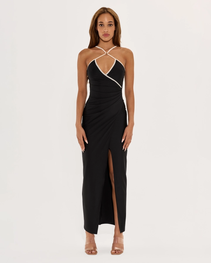 Maxikleid Mit Goldenen Trägern Und Beinschlitz