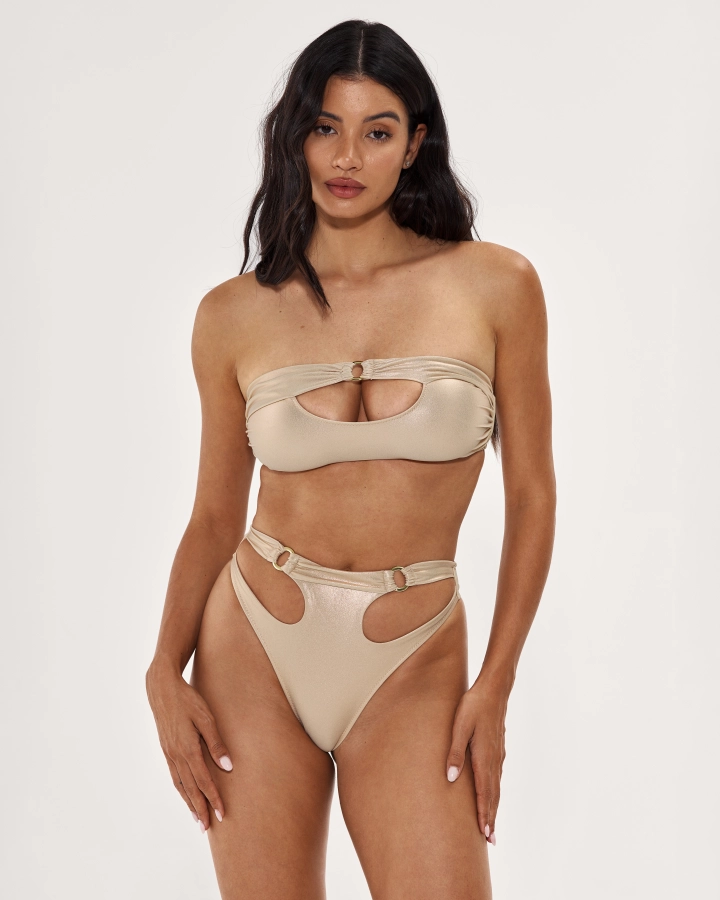 Haut de bikini bandeau sans rembourrage avec découpe