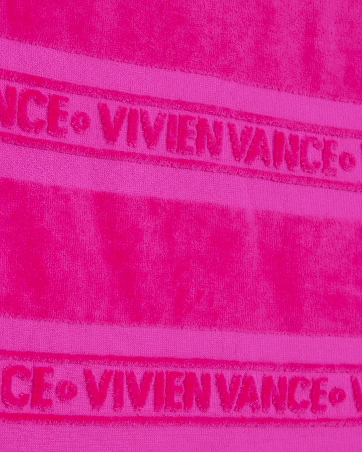 Prosop de plajă roz cu logo Vivien Vance