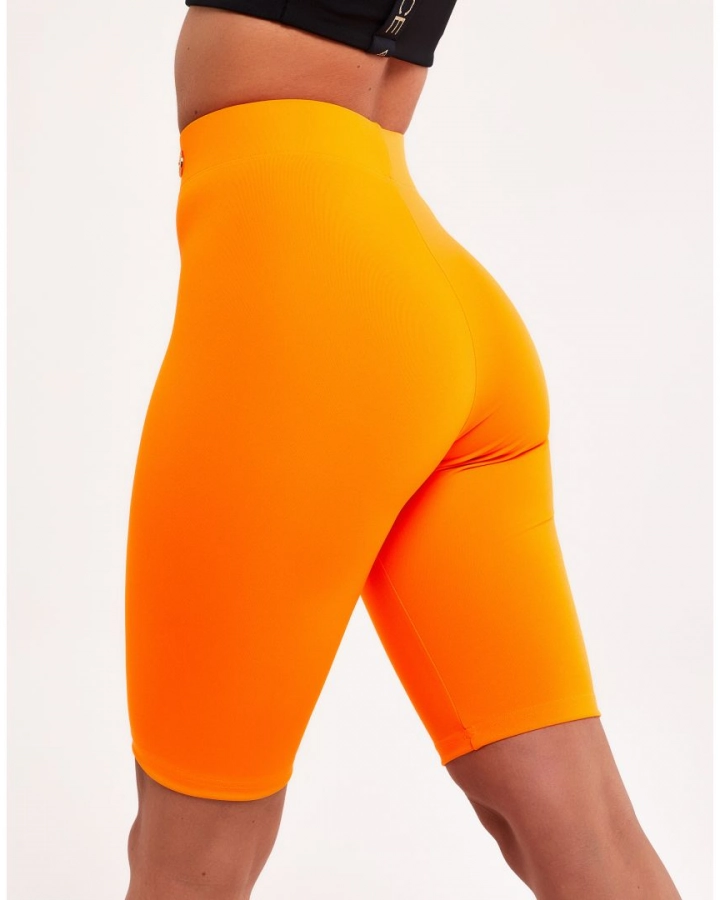 Three-quarter pants