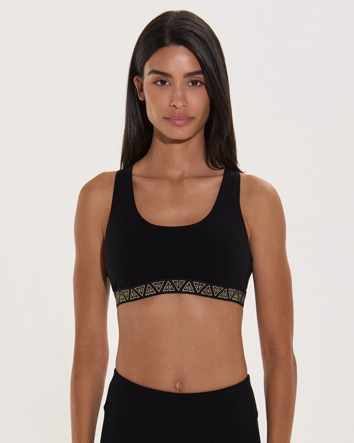 Fitness top bez push-up – pohodlná opora a komfort