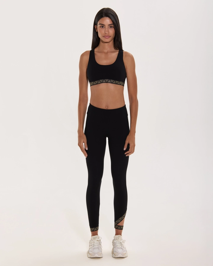 Fitness top bez push-up – pohodlná opora a komfort