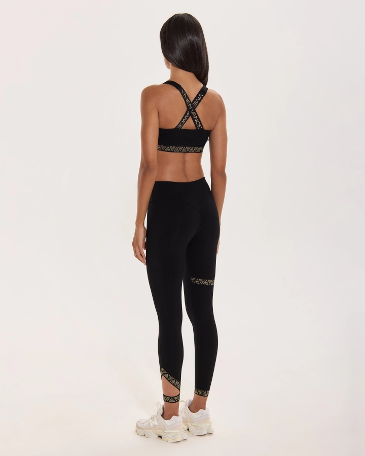 Fitness top bez push-up – pohodlná opora a komfort