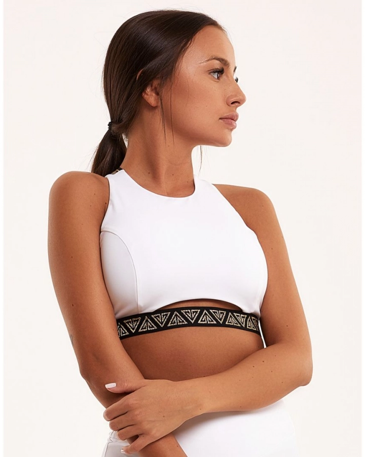 Sports bra with ”U” cut-out