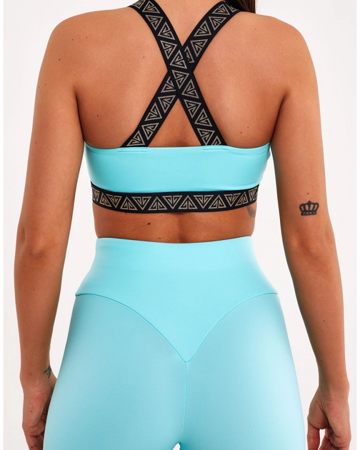 Sports bra with ”U” cut-out