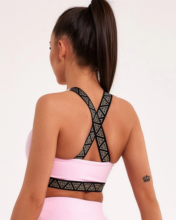 Sports bra with ”U” cut-out