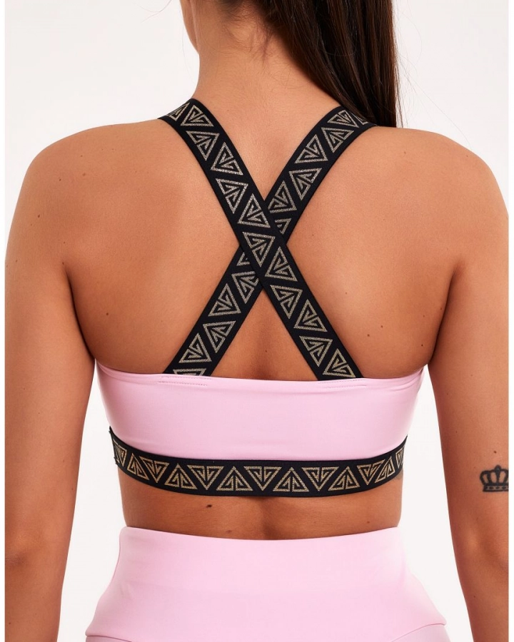 Sports bra with ”U” cut-out