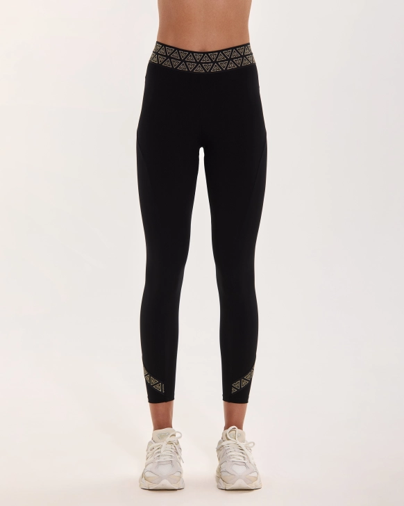 High-waist fitness leggings with leg-slimming design
