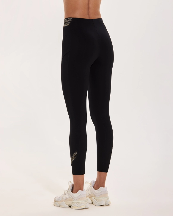 High-waist fitness leggings with leg-slimming design