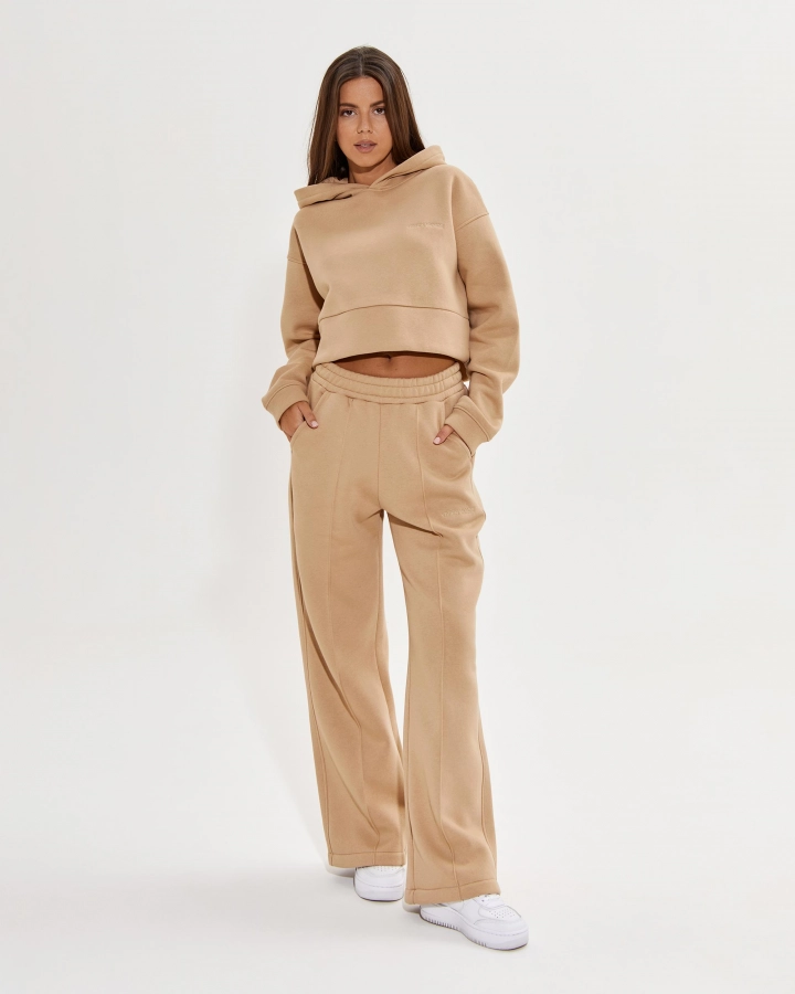 Weite Hose mit Seitentaschen und goldener Stickerei