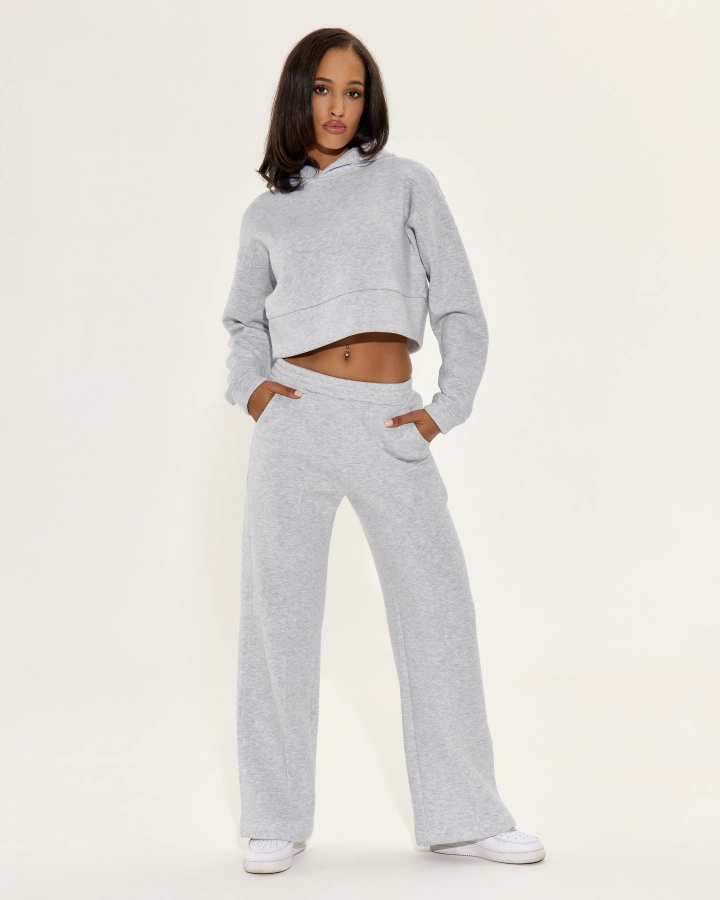 Wide-leg pants with side pockets and gold embroidery