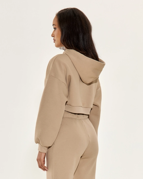 Kurzer Kapuzenpullover mit goldfarbenem Logo