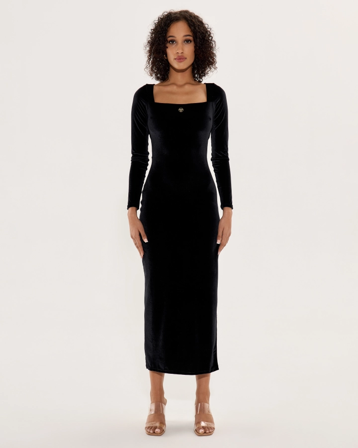 Long-sleeved Velvet Maxi Dress