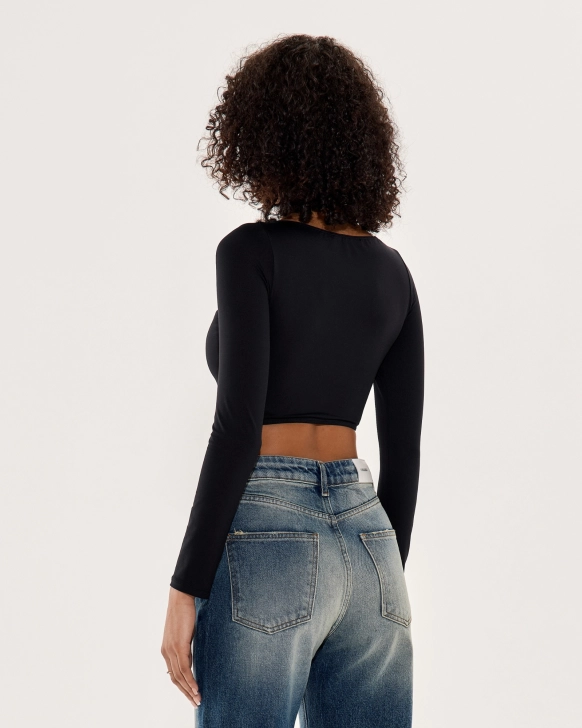 Top corto a maniche lunghe con scollo aperto