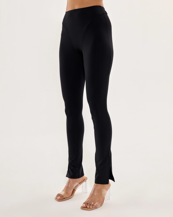 Basic-Leggings mit goldenem Logo