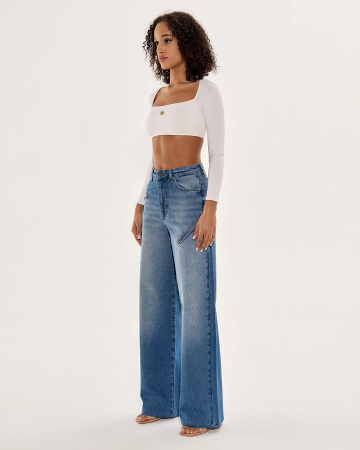 Weit geschnittene Jeans mit seitlichen Reißverschlüssen